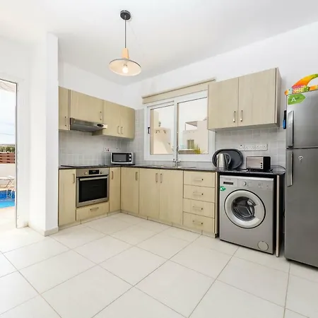 Nissini #4 * Agia Napa